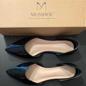 Brand new black patent flat shoe